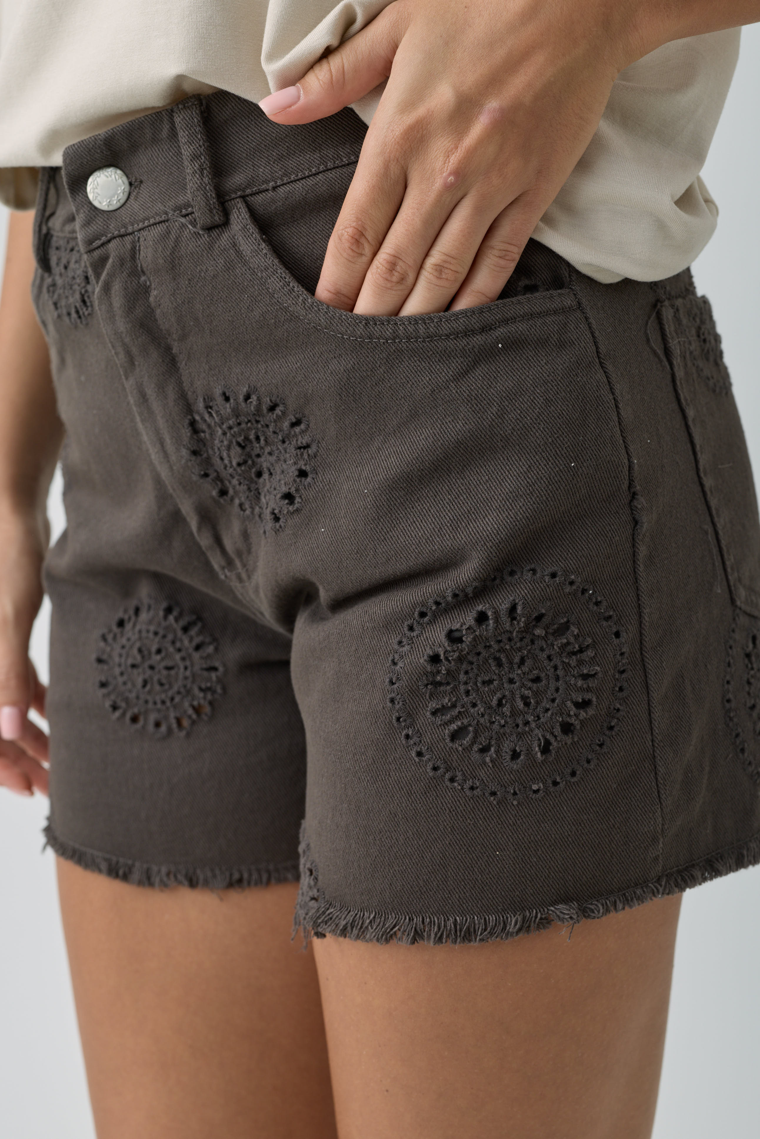Shorts Con Ricamo testa di moro|Colore:Testa di moro