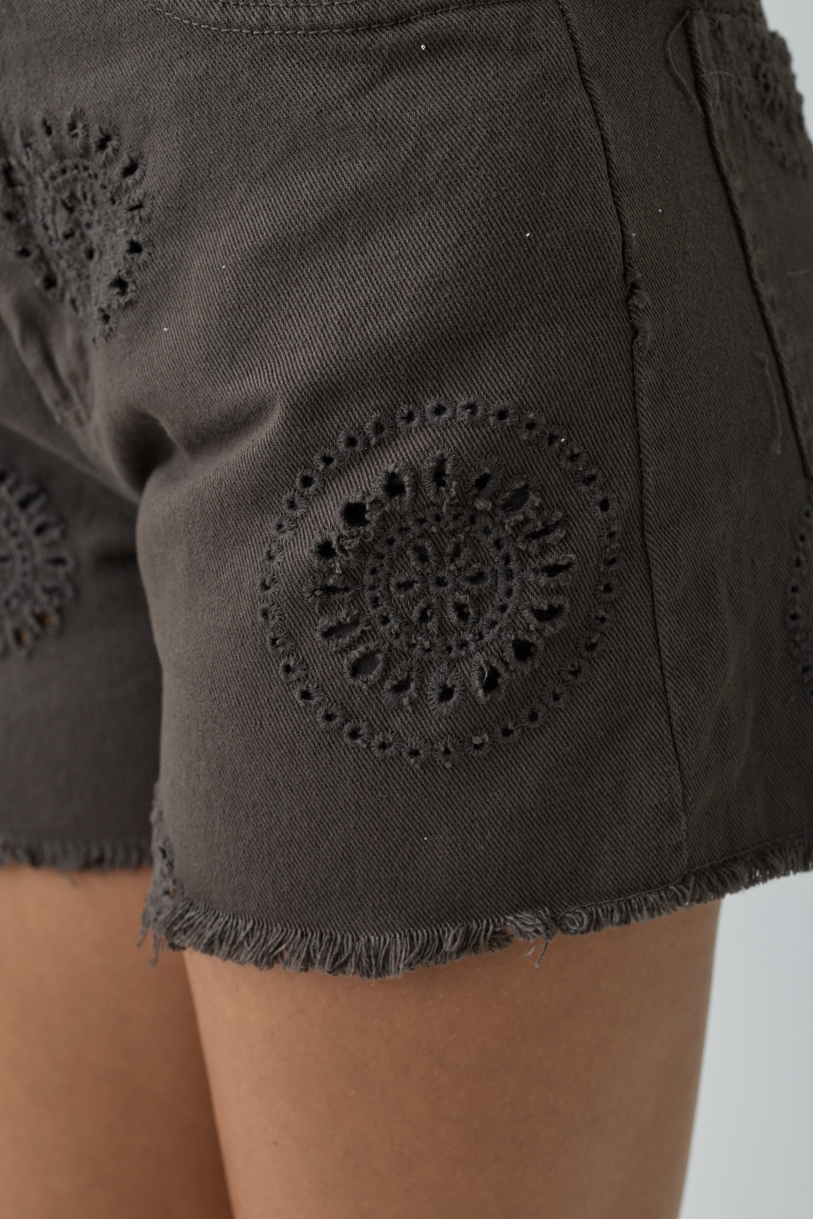 Shorts Con Ricamo testa di moro|Colore:Testa di moro
