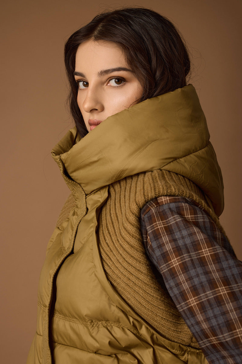 Piumino Smanicato Inserti In Maglia Ocra|Colore:Ocra