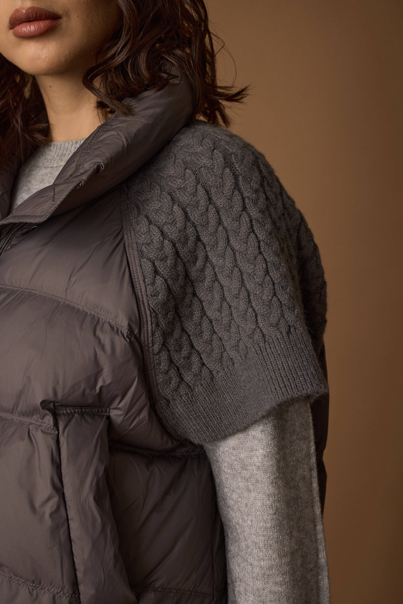 Piumino Mezza Manica Dettaglio Treccia Grigio|Colore:Grigio
