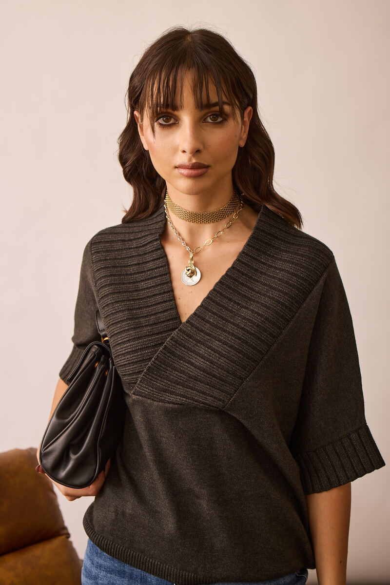 Pull Scollo V Coste grigio scuro|Colore:Grigio scuro