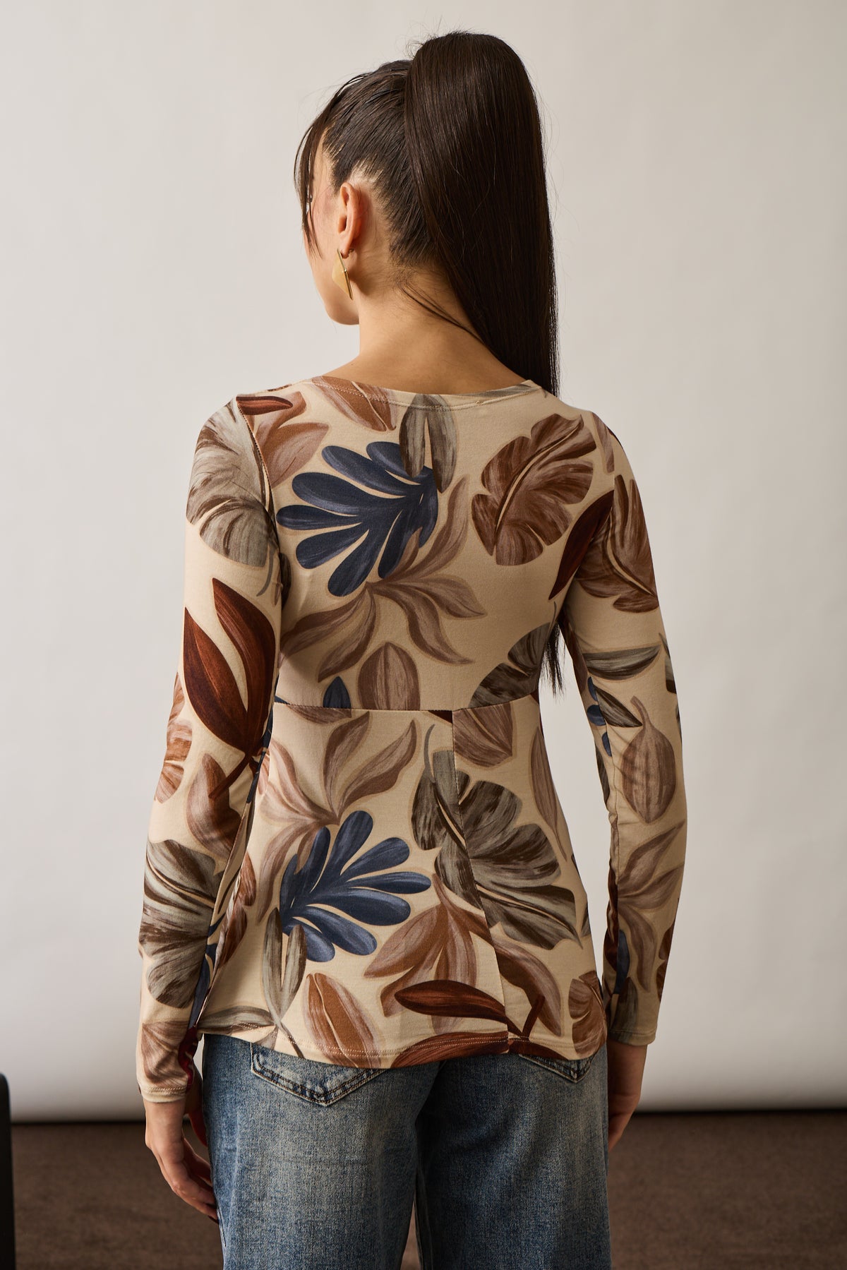Maglia Nodo Fantasia Foglie Beige