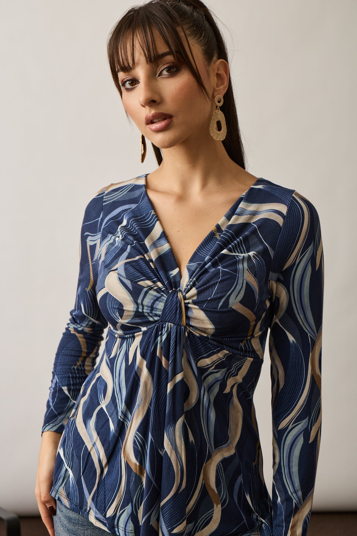 Maglia Nodo Fantasia Astratta Blu