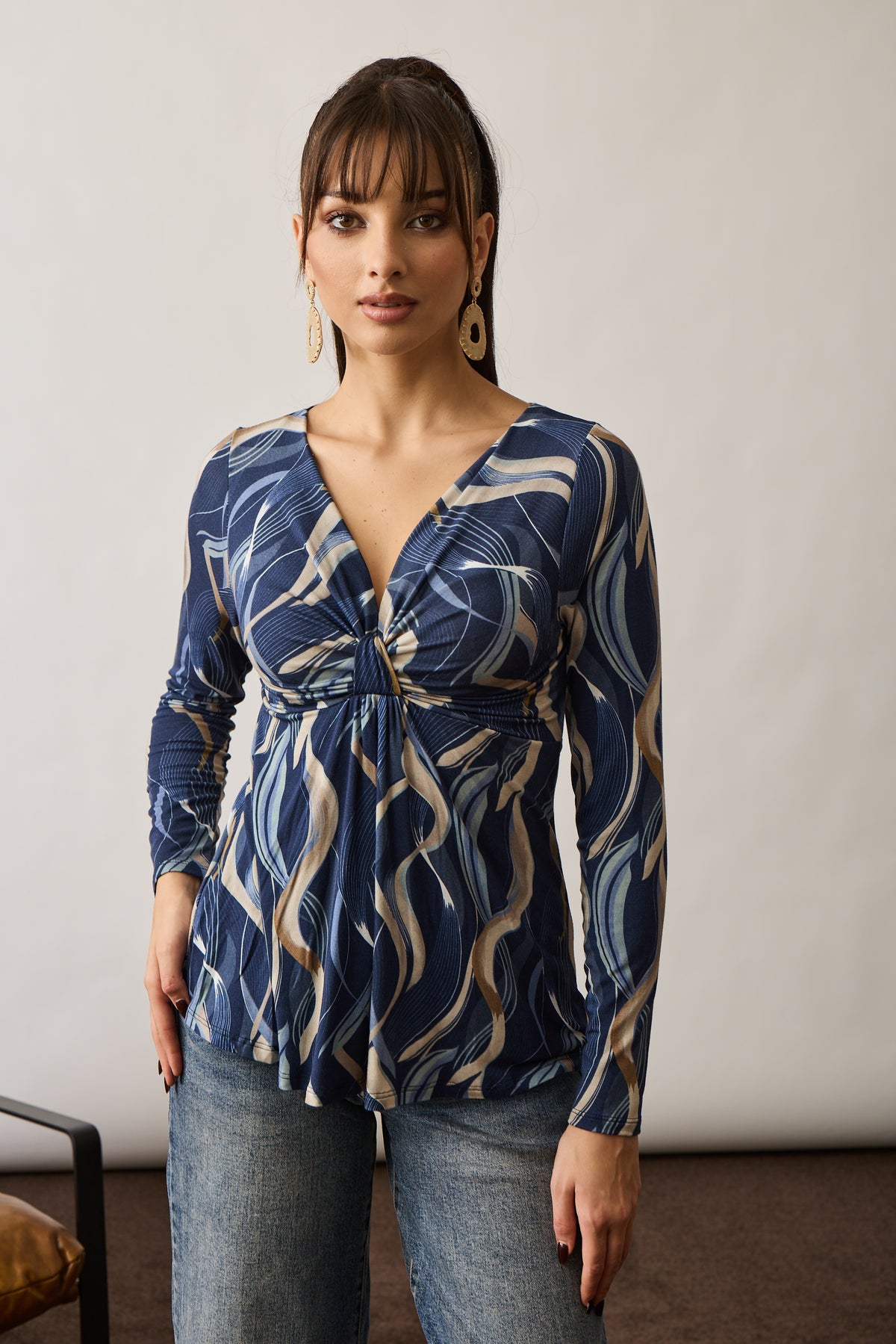 Maglia Nodo Fantasia Astratta Blu