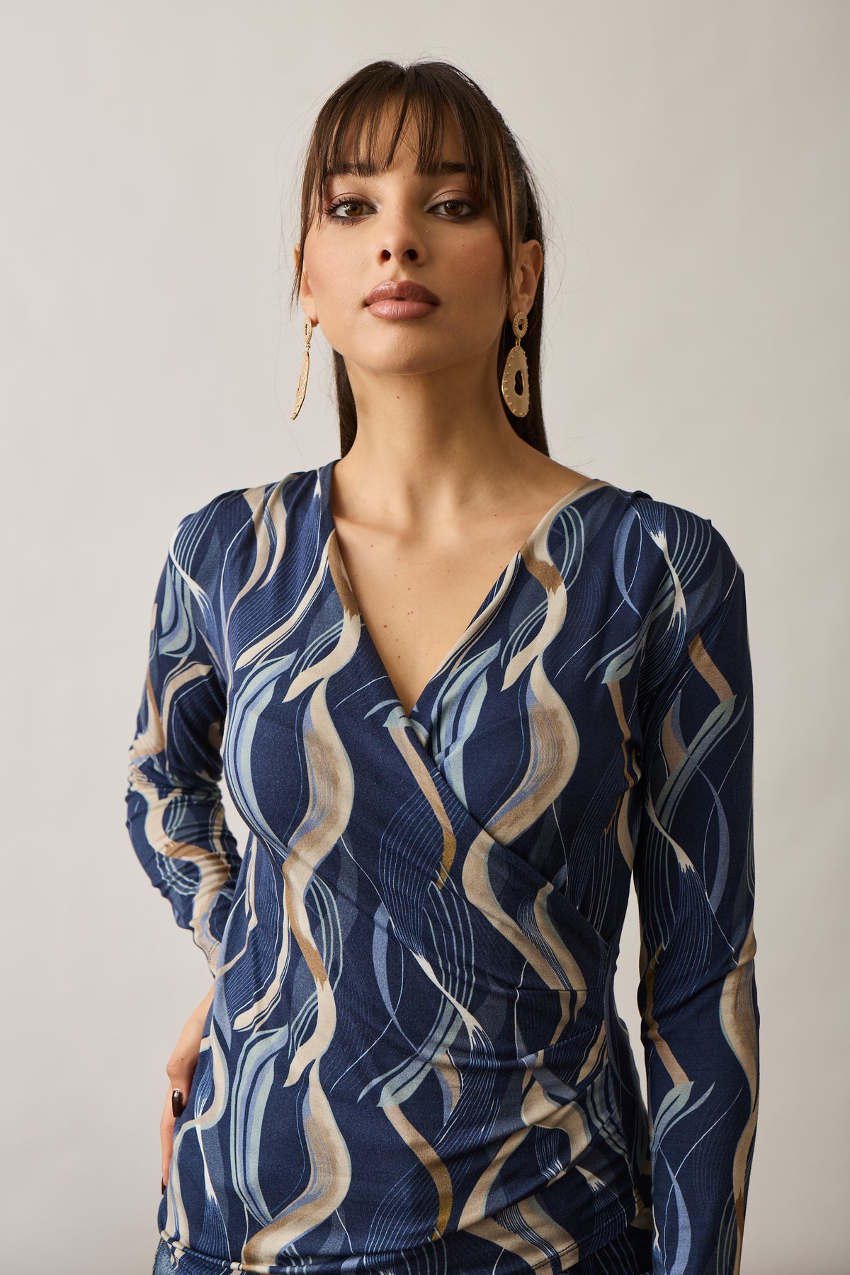 Maglia Incrocio Fantasia Astratta Blu