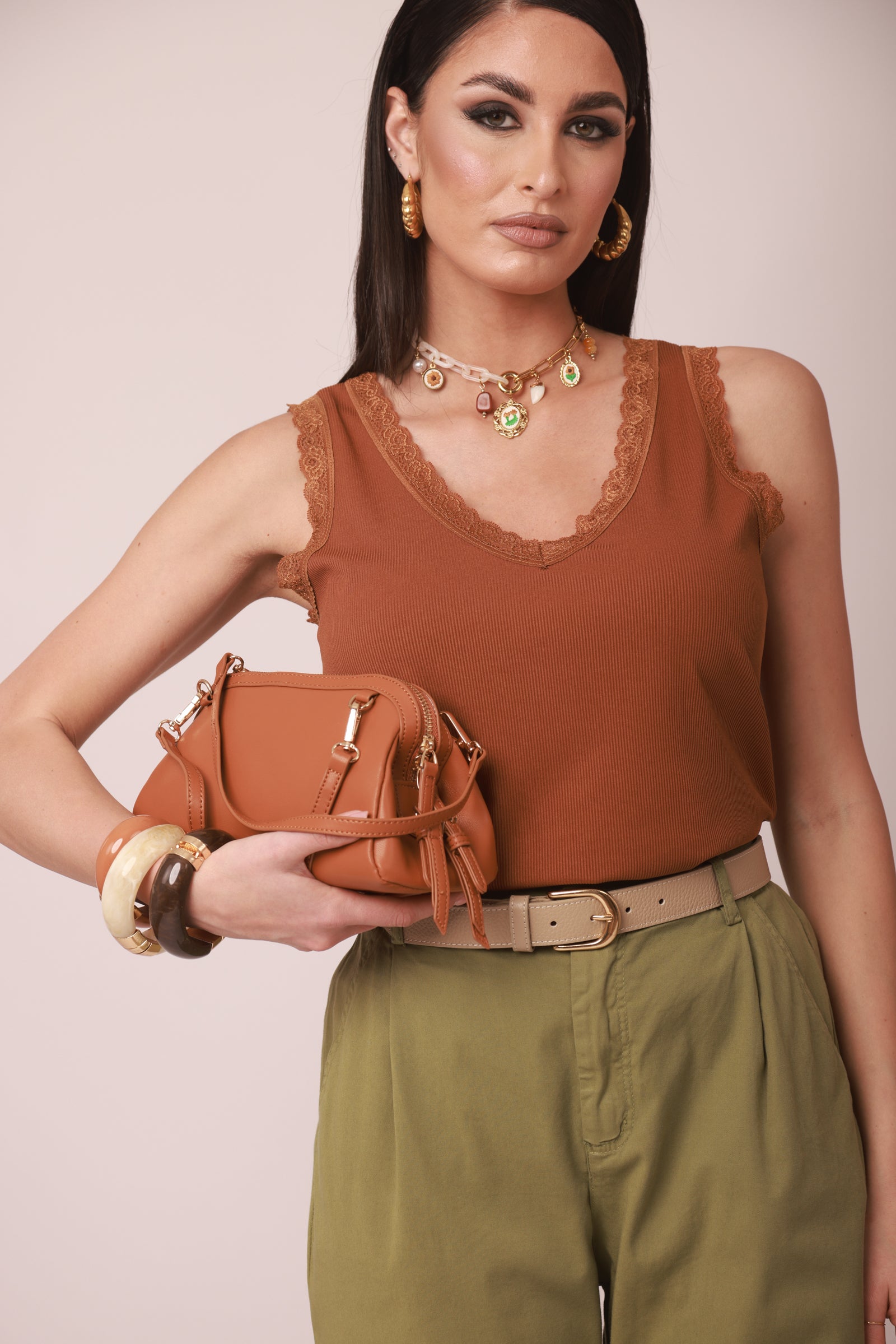 Top Scollo V Con Pizzo coccio|Colore:Coccio