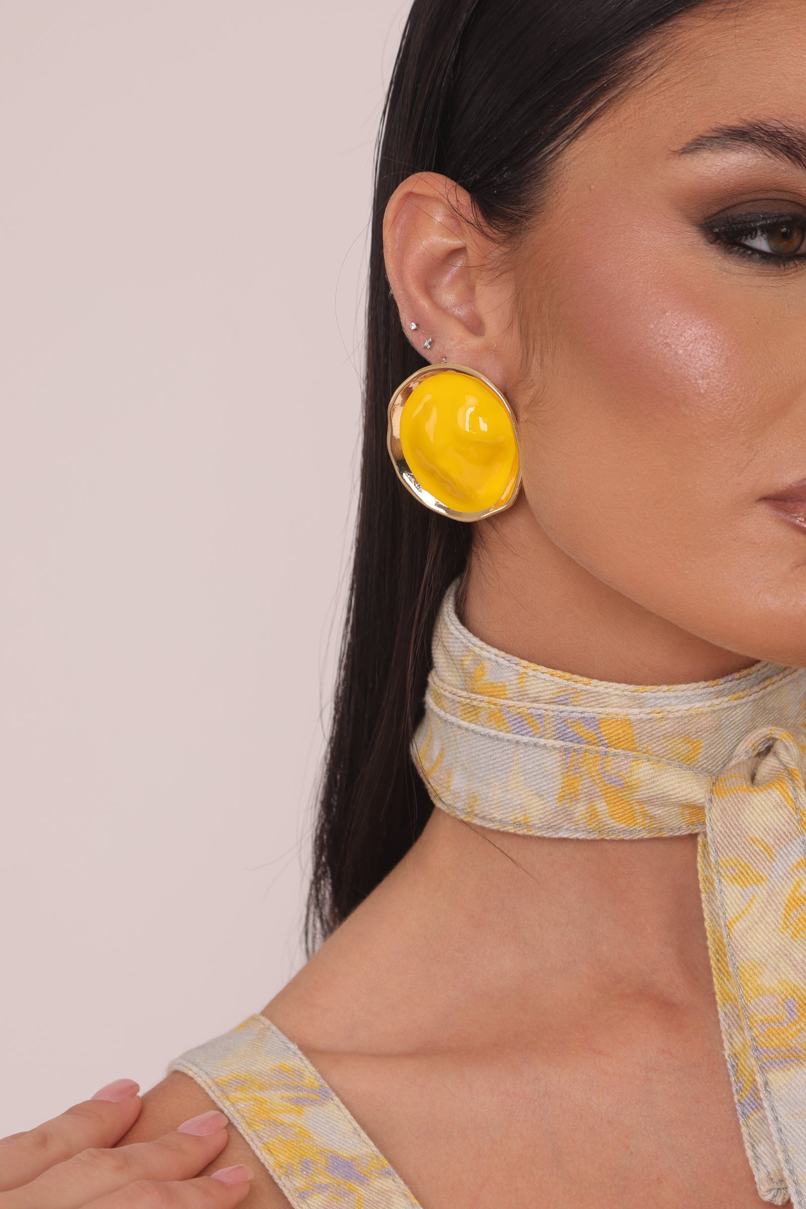 Orecchini Tondi ocra|Colore:Ocra