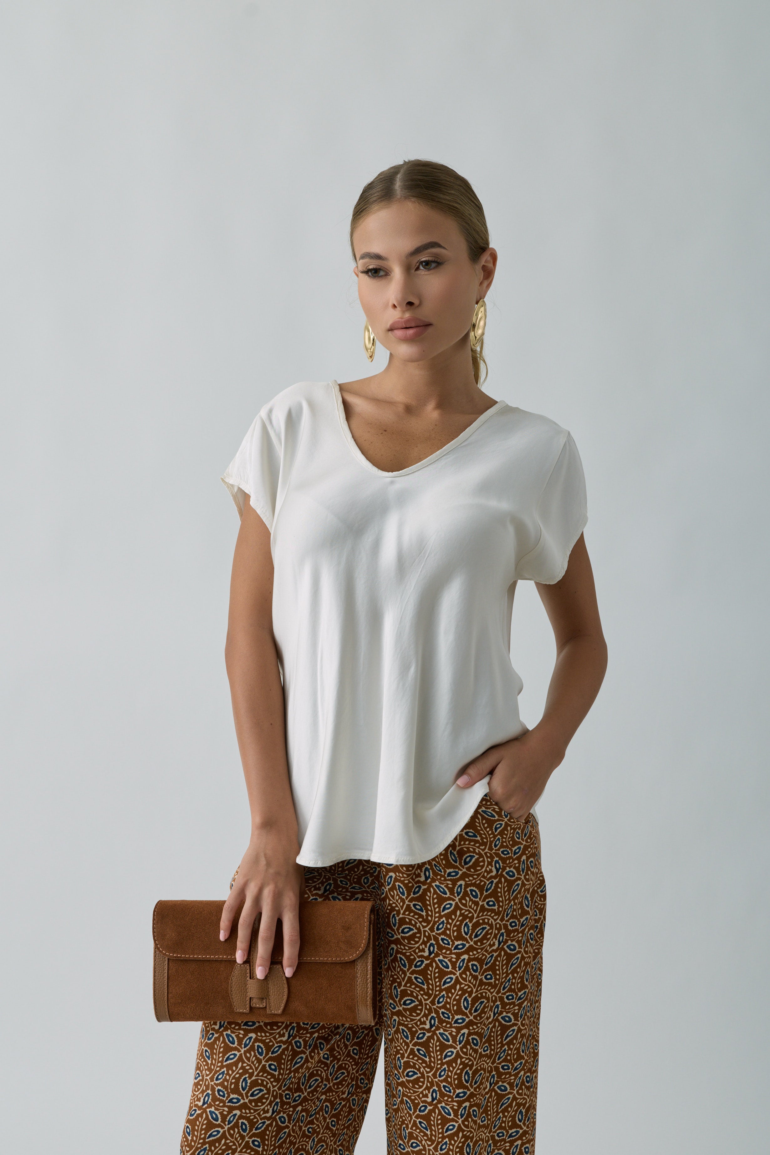 Blusa Scollo V Satin beige chiaro|Colore:Beige chiaro