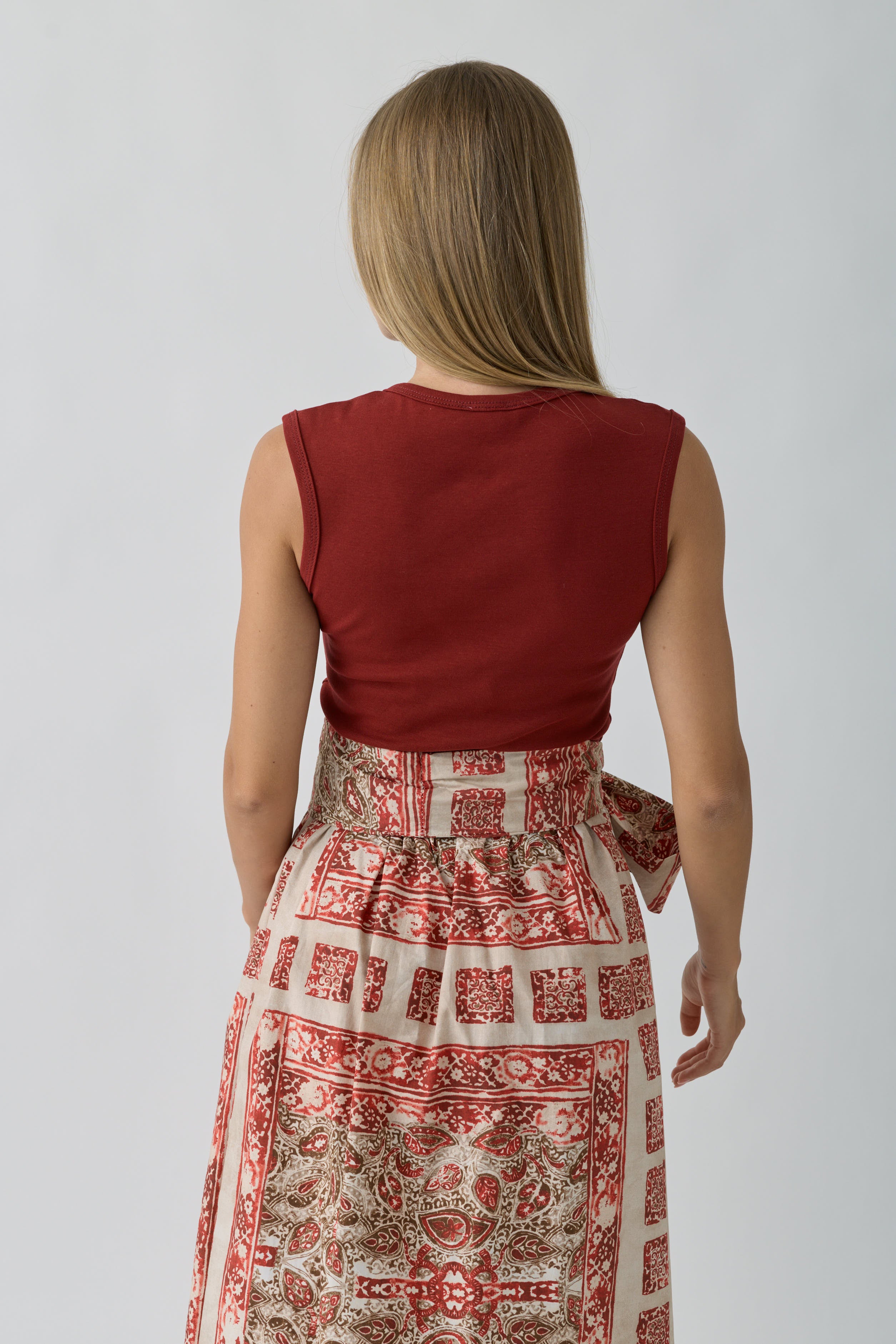 Canotta Scollo V rosso india|Colore:Rosso india