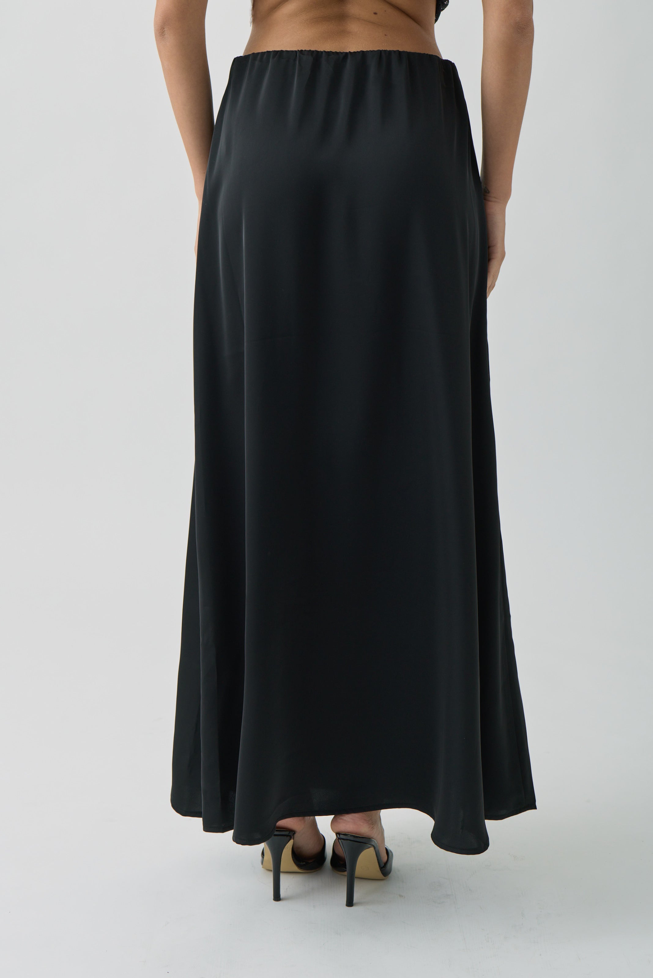 Gonna Satin nero|Colore:Nero