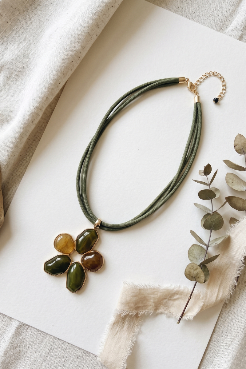 Collana Fiore verde militare|Colore:Verde militare