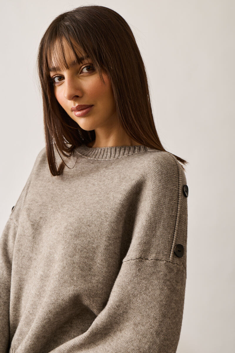 Pull Bottoni Su Spalla tortora|Colore:Tortora