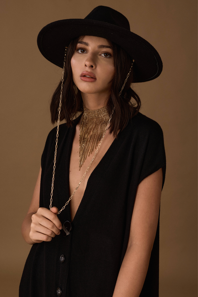 Cappello Con Catena Nero
